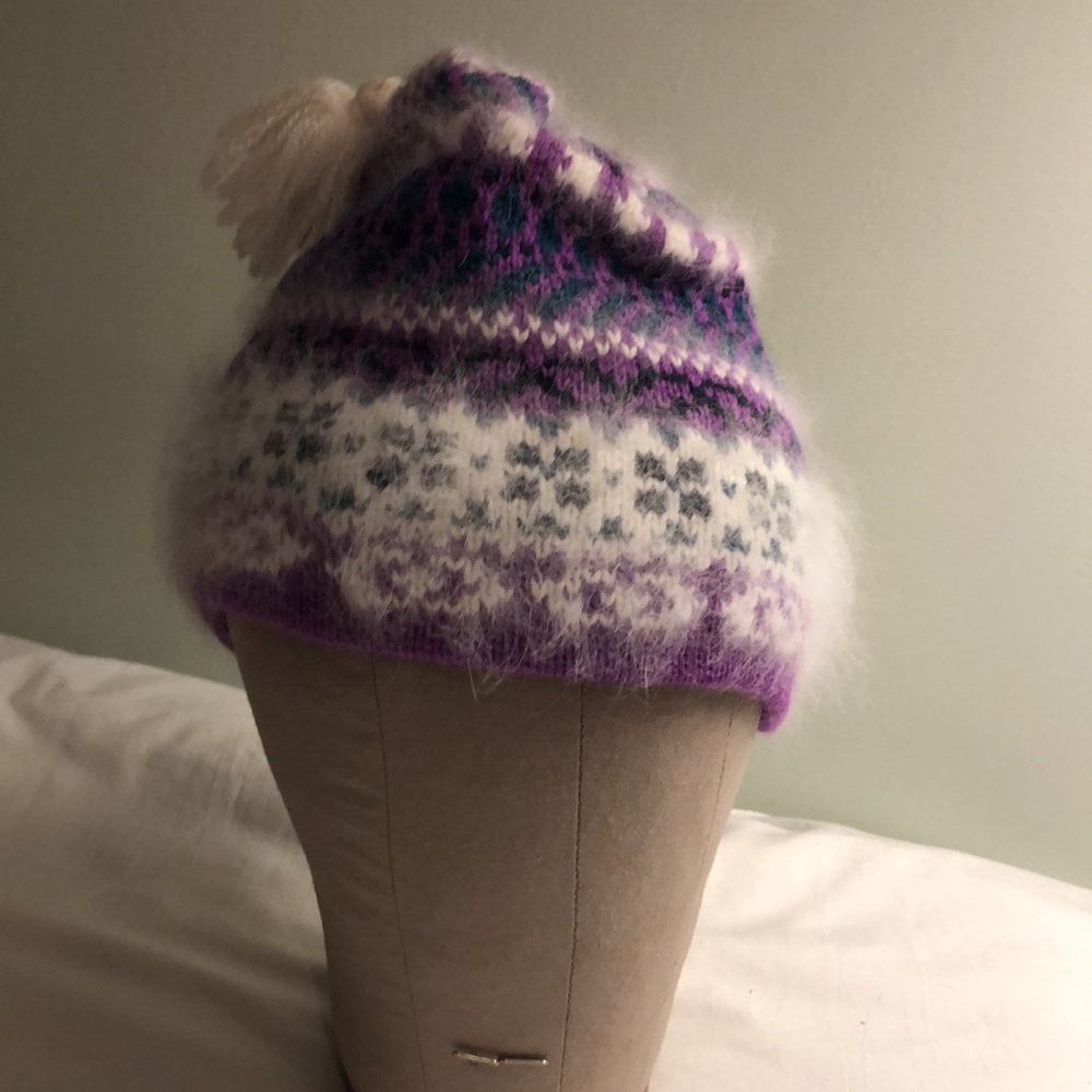 Capello  Made in Montreal, Canada 100% Wool Knit Cap Ski Hat with Tassels